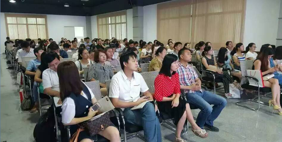 漢哲咨詢(xún)主持湖南人博會(huì )“人力資源制度創(chuàng  )新”主題館日